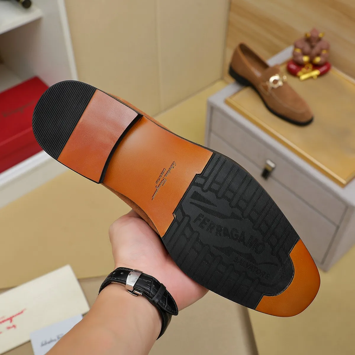 Men's shoes💰420🔥Ferragamo new men's formal shoes🇨🇳Official website original 1:1 mold opening, original quality💯Fine workmanship, high-end luxury shoes☘ The surface is made of imported Italian first-layer cowhide🌴🐑Leather lining🍓Rubber wear-resistant and non-slip outsole, breathable and comfortable to wear🍍The first choice for high-grade men, size 39-45 (38.46. Can be customized)